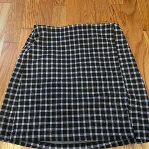 Super cute 😊 plaid H&M skirt